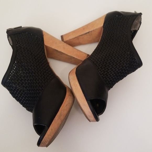 Banana Republic Black Leather Woven Booties - Picture 7 of 8